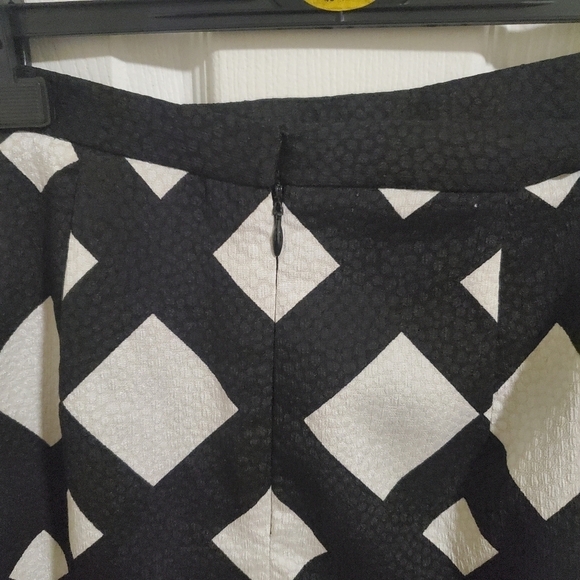 Peter Pilotto for Target Womens Mini Skirt-Sz 8-Black/White-Geometric Asymmetric - Picture 4 of 6